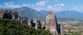 This day trip goes to the impressive site of the Meteora monasteries.
